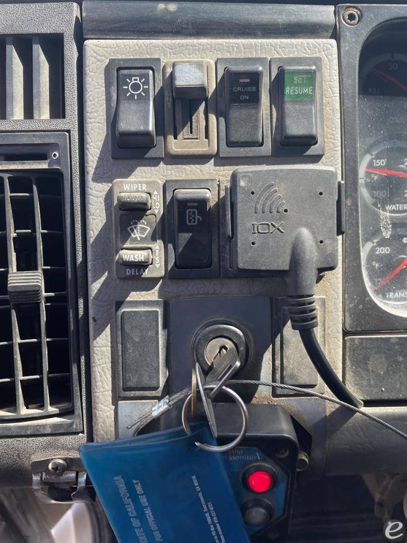 2001 Freightliner FL70