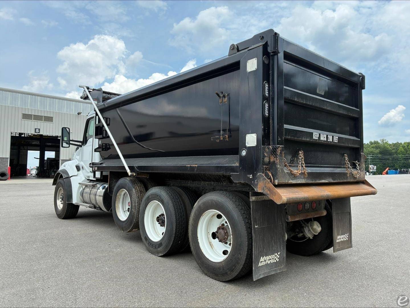 2025 Kenworth T880