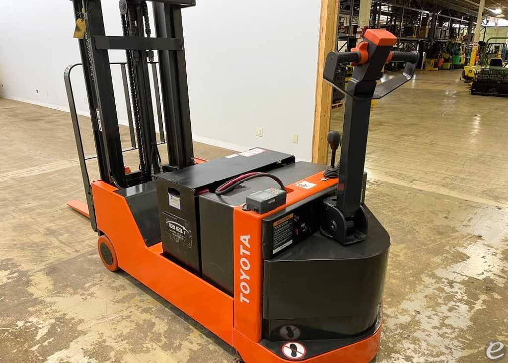 2005 Toyota 6BWC10 Electric Forklift - 123Forklift