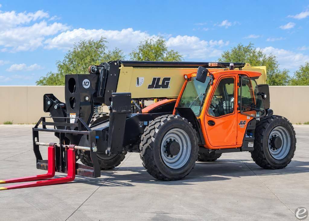 2025 JLG 1055