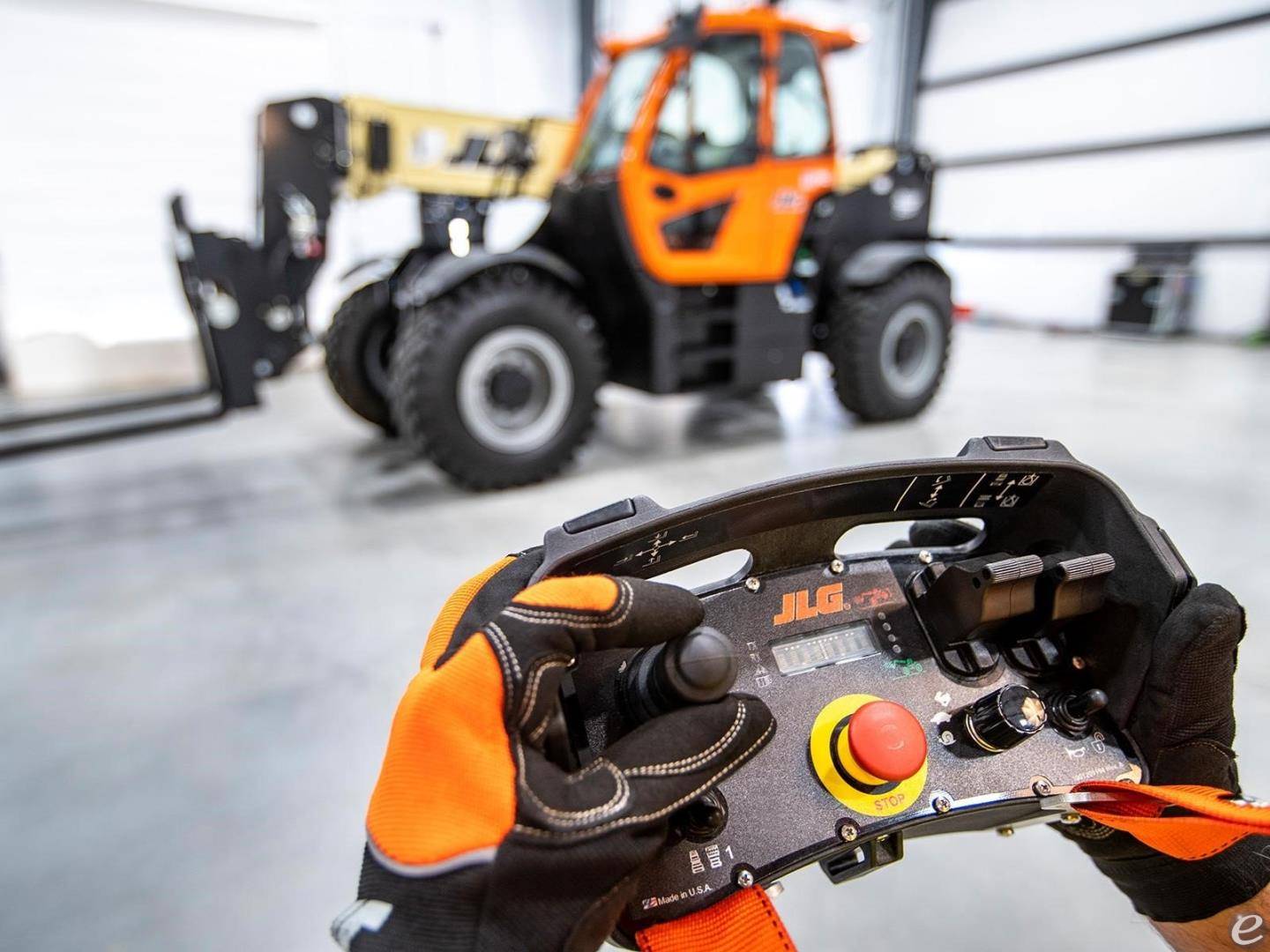 2026 JLG 2733