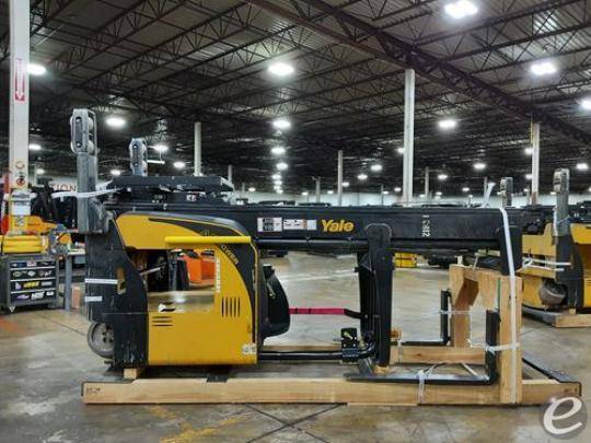 2015 Yale NR045 Electric Reach Truc...