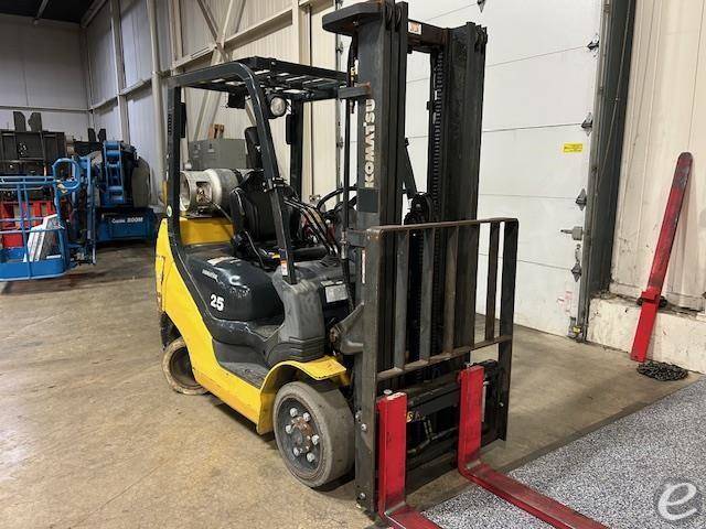  Komatsu FG25ST-16 LP Gas Forklift