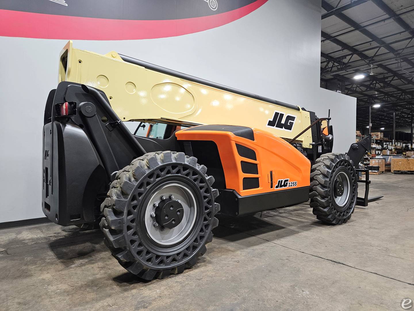2017 JLG 1255