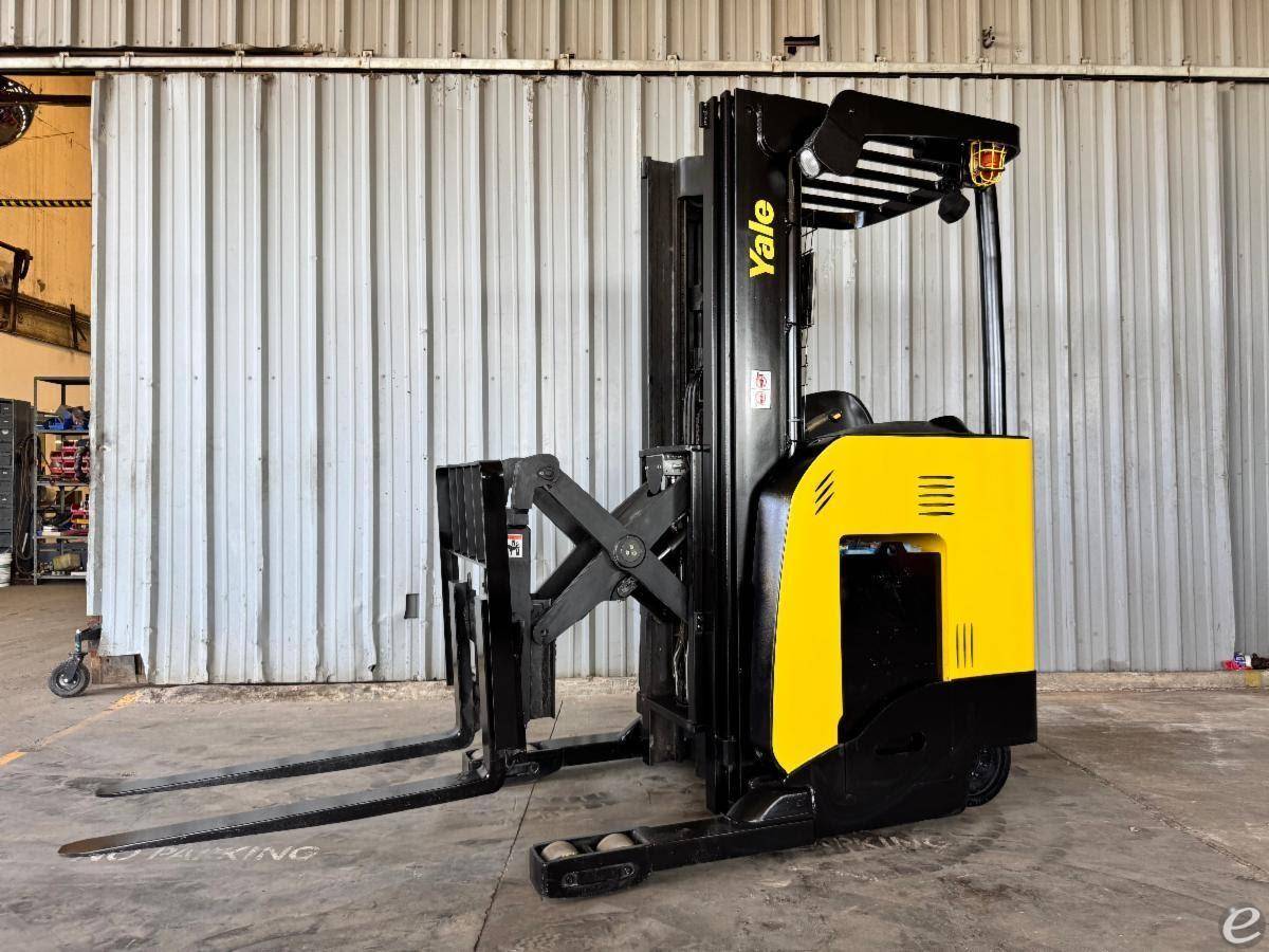 2018 Yale NR045EB