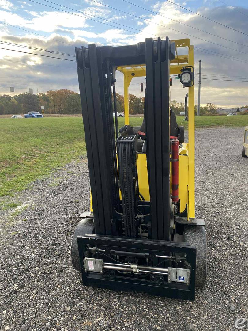 2016 Hyster E65XM