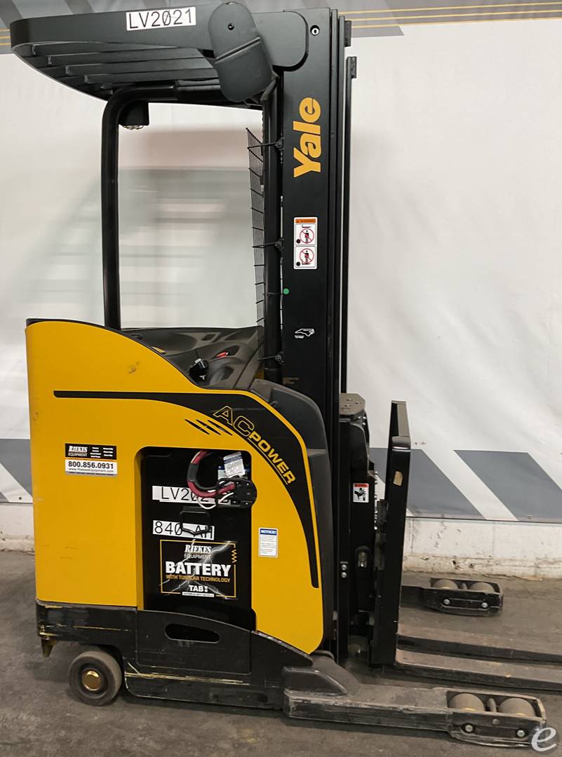 2019 Yale NR040EB