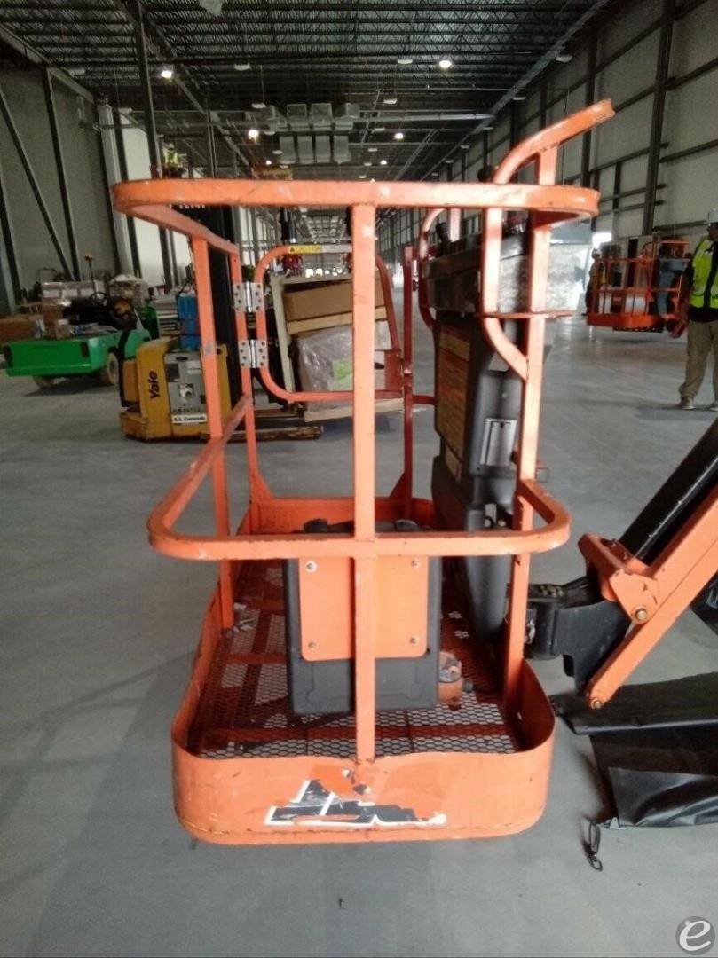 2015 JLG E450AJ