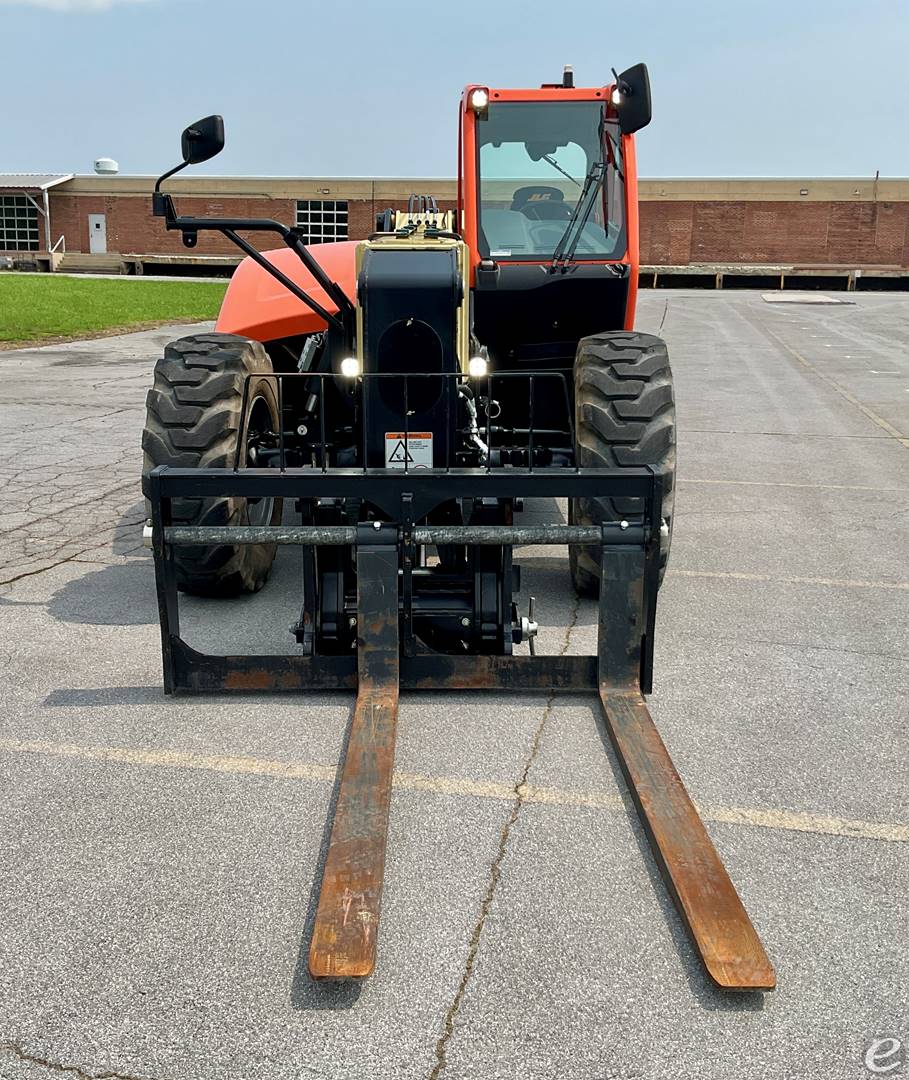 2025 JLG 1732