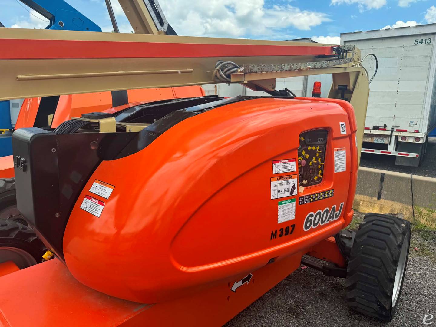 2017 JLG 600AJ