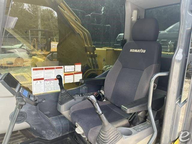 2022 Komatsu PC360 LC-11