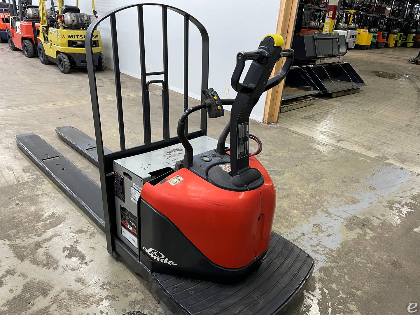 Electric Linde EWR60-02 Electric Walkie/Rider Pallet Jack