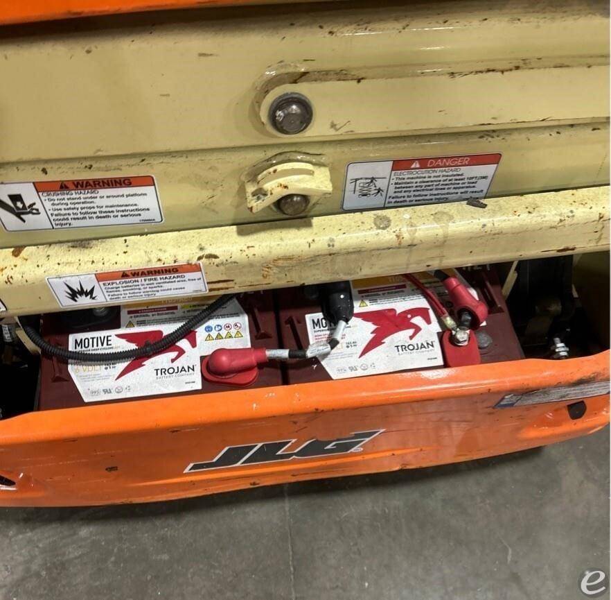 2017 JLG 1930ES