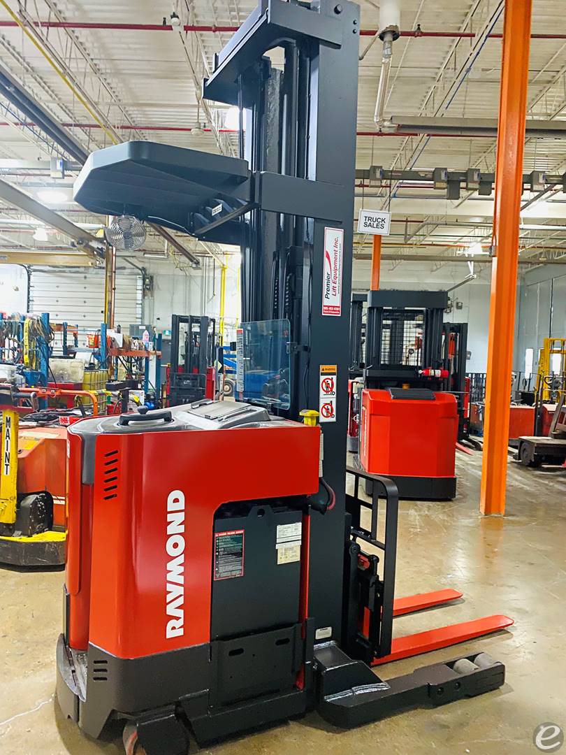  Raymond EASIR40TT Electric Reach Truck - 123Forklift