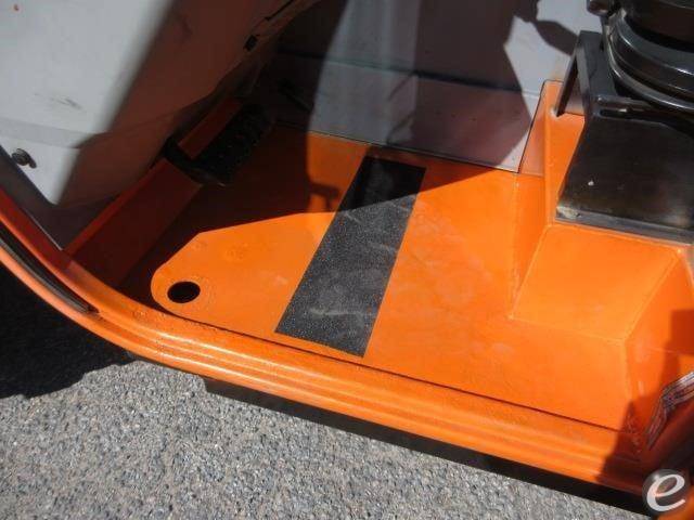 2015 JLG 1255