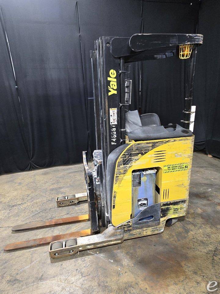 2016 Yale NR040DB