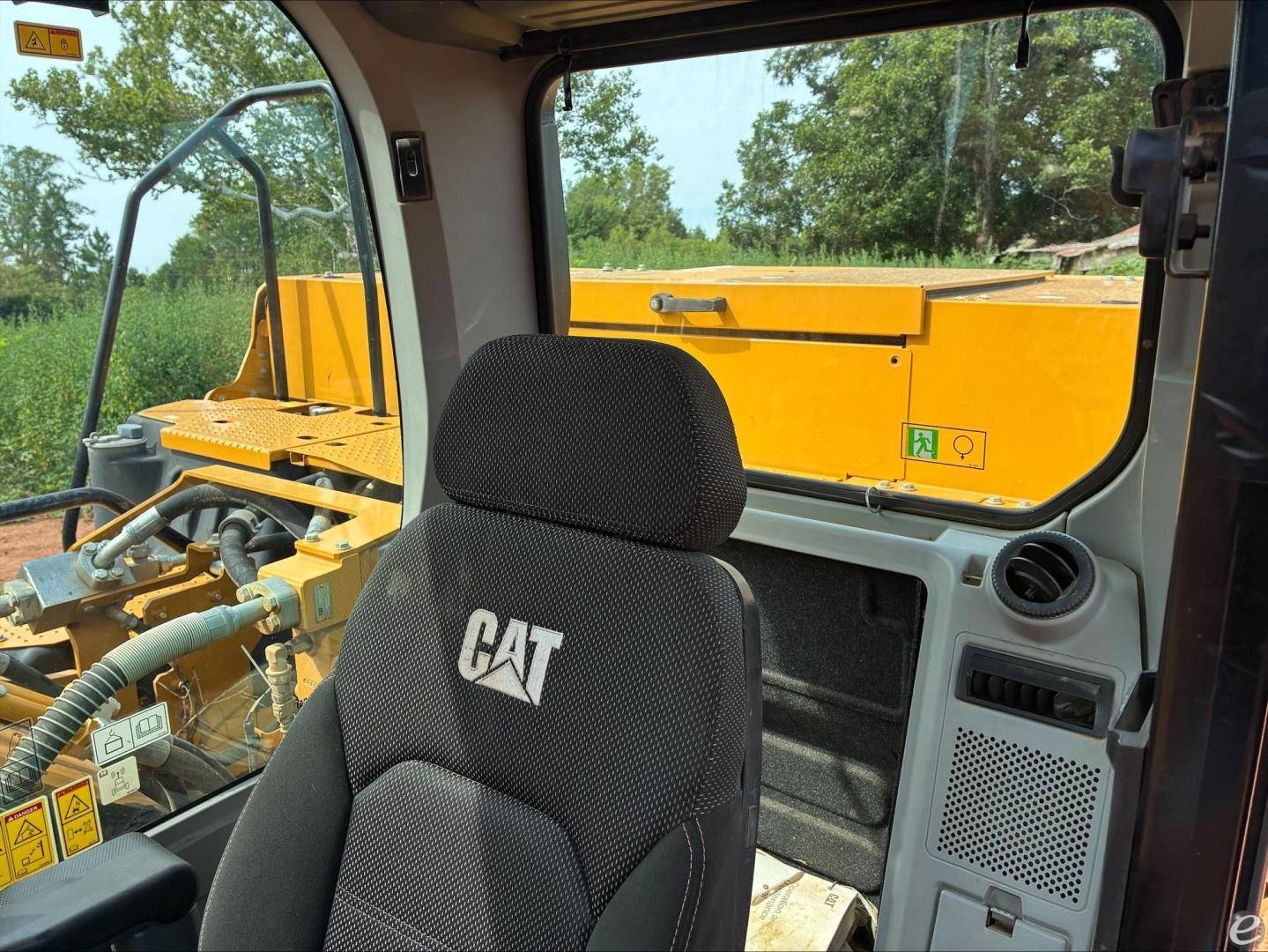 2020 Cat 320