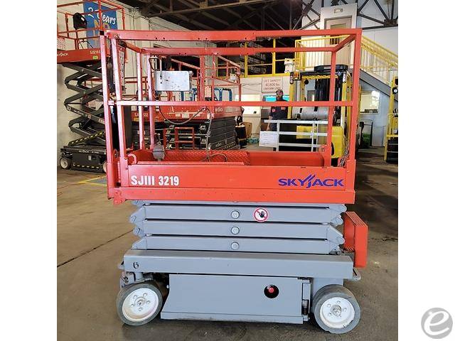 2014 Skyjack SJ-3219 Electric Scissor Lift - 123Forklift
