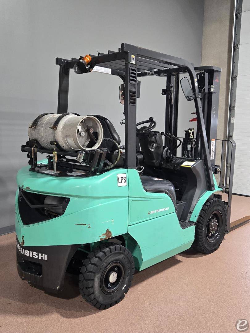 2020 Mitsubishi FG25N