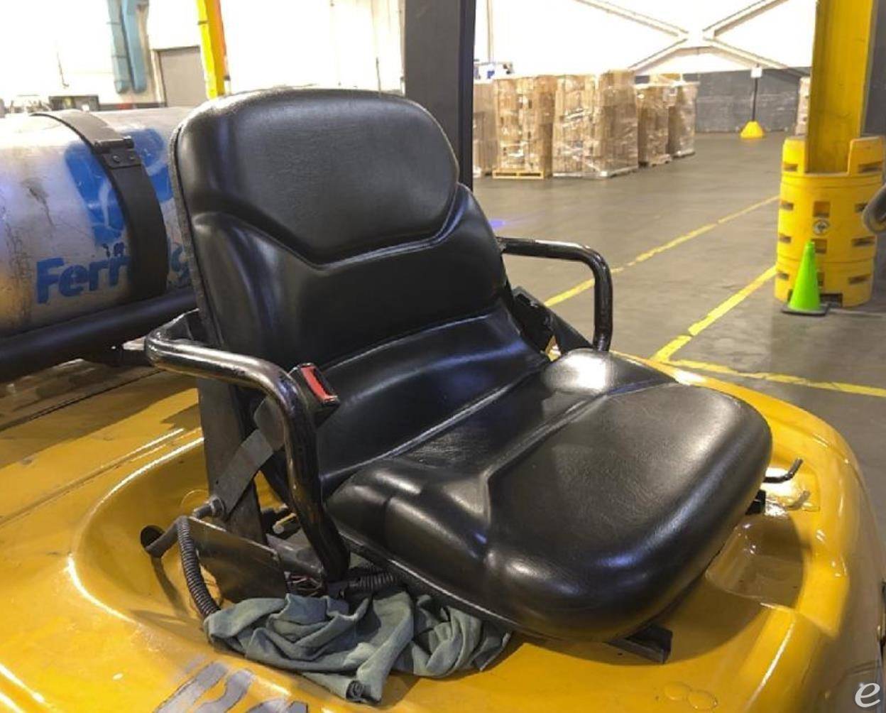 2011 Yale GLP050VX