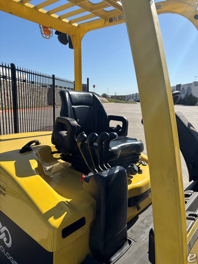 2017 Hyster E80XN