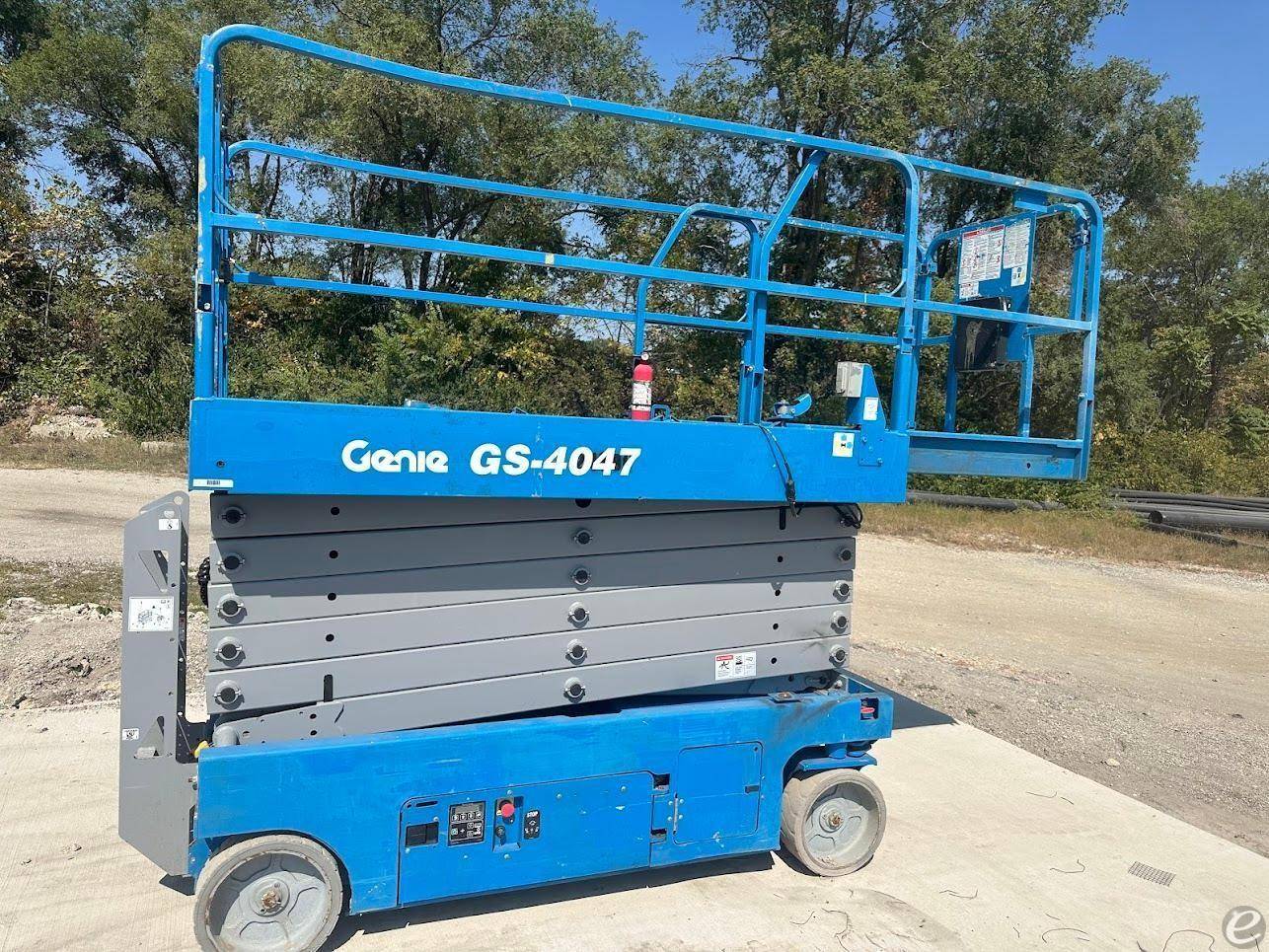 2017 Genie GS4047 Electric Scissor Lift - 123Forklift