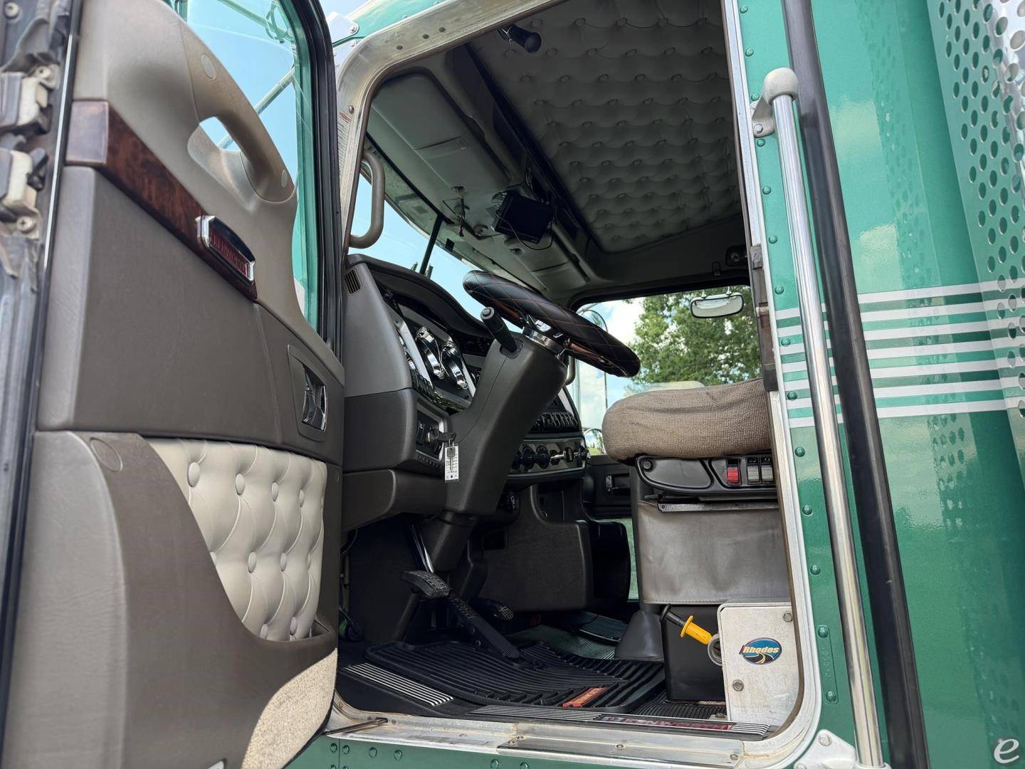2013 Kenworth W900