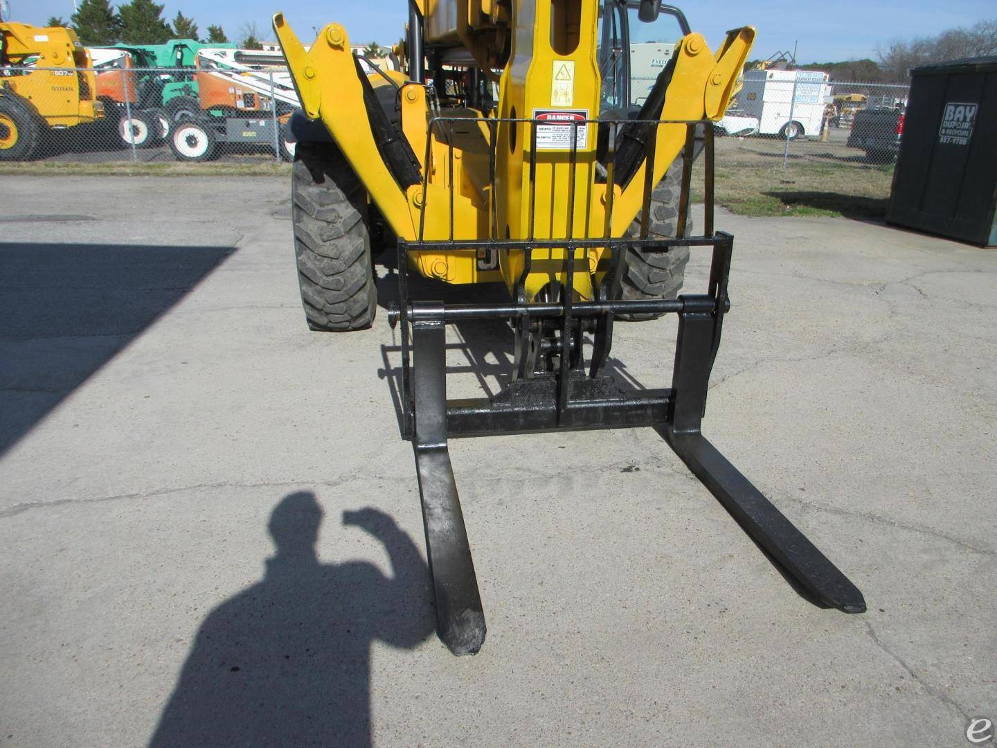 2015 JCB 510-56