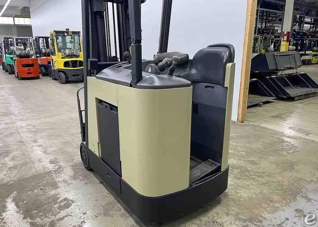 2003 Crown RC3020 Electric Forklift - 123Forklift