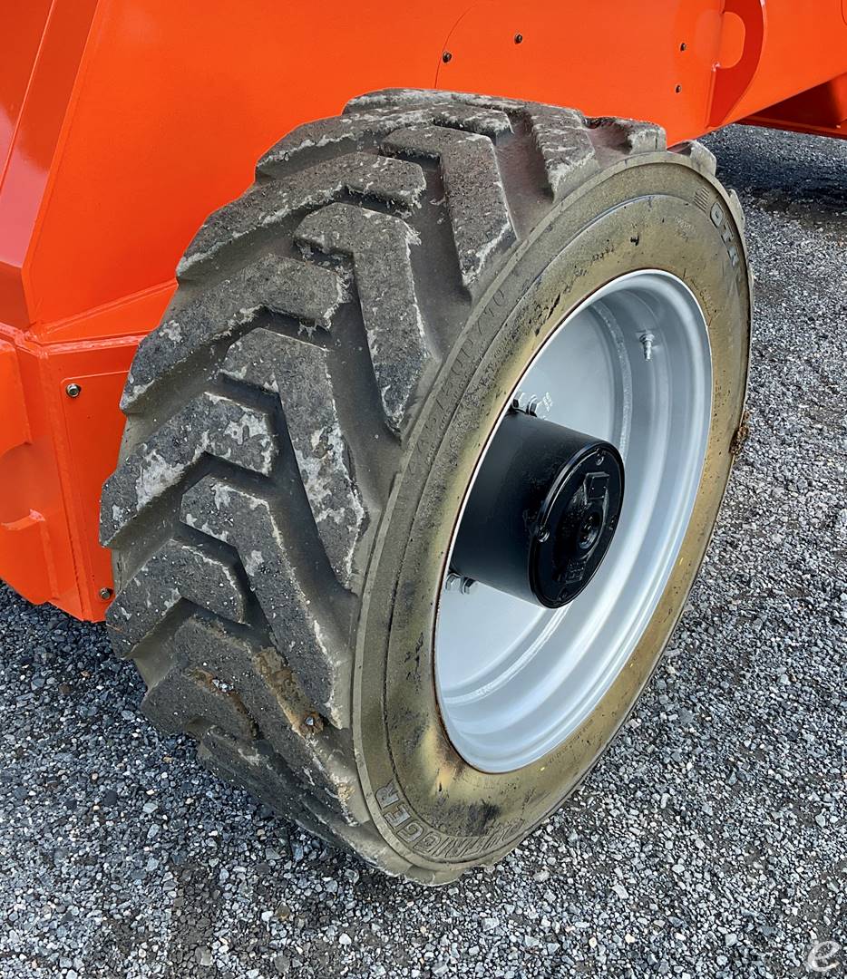 2014 JLG 1250AJP