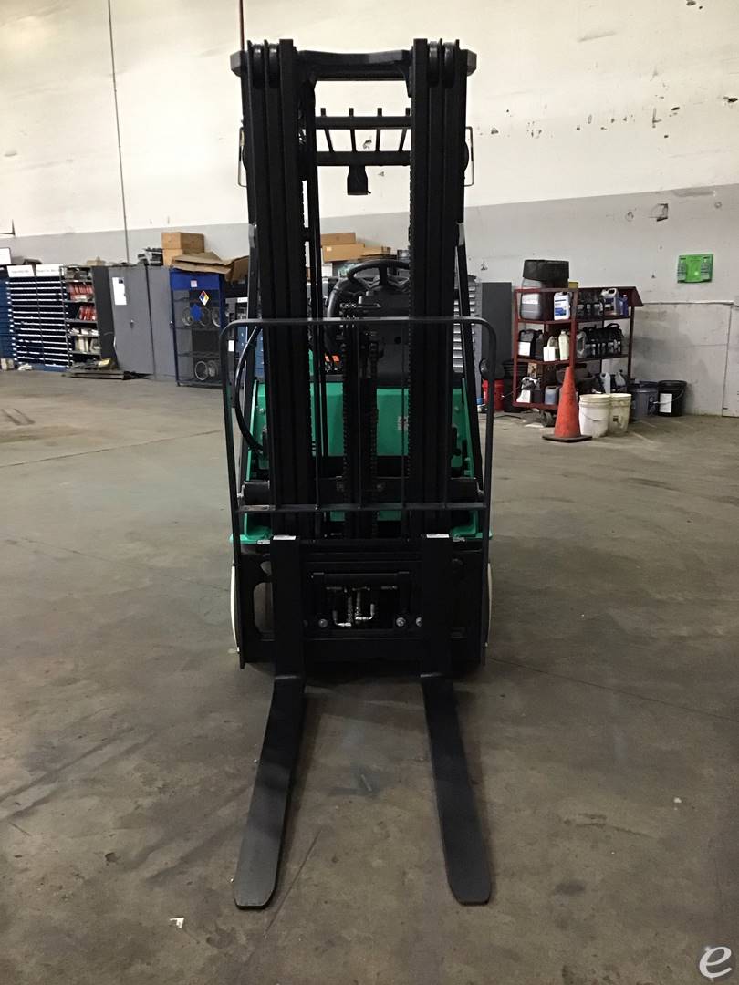 2018 Mitsubishi FGC15N