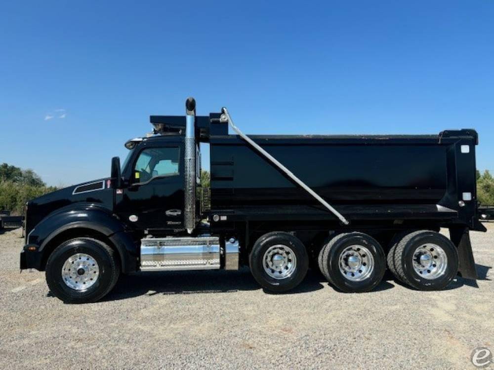 2025 Kenworth T880