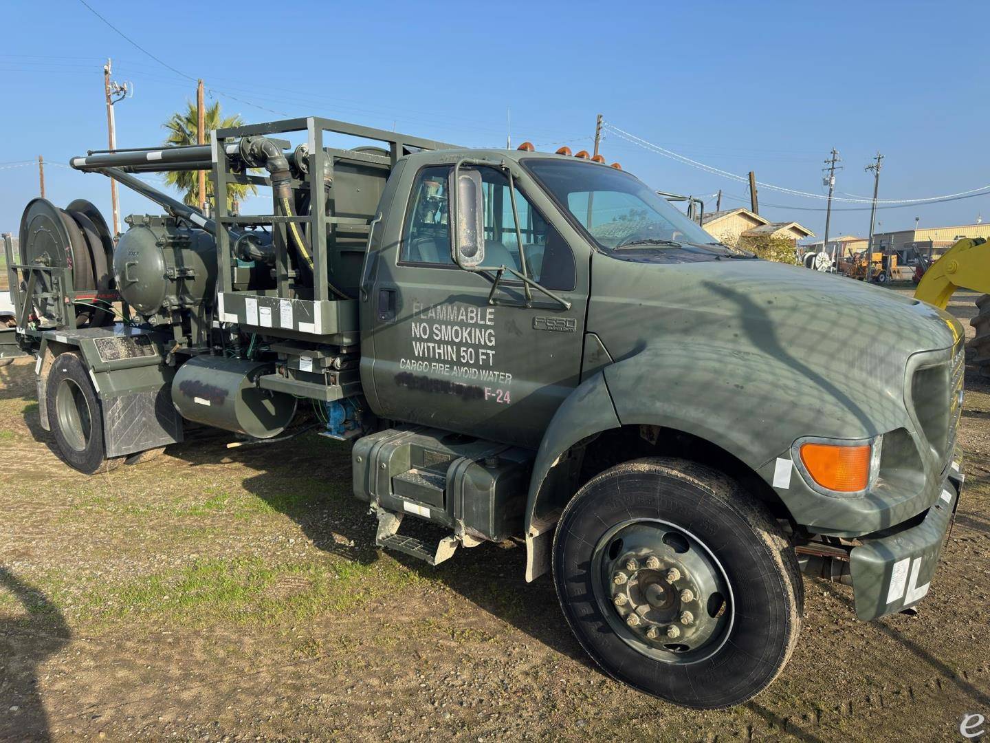 2001 Ford F650 XLT