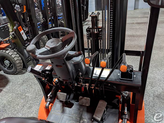 2026 Viper Lift Trucks FY15