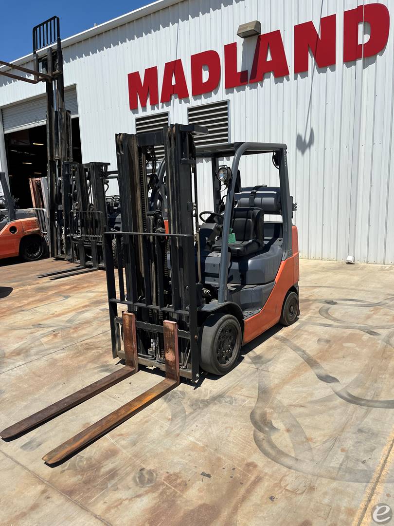 2010 Toyota 8FGCU25 LP Gas Forklift...