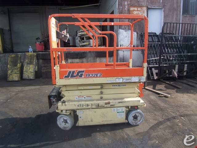 2001 JLG 1932-E2
