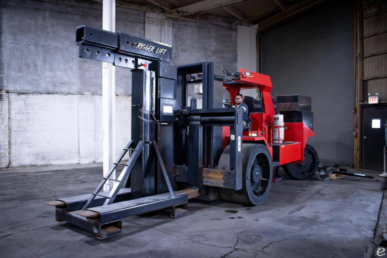 2009 Rigger Lift R90