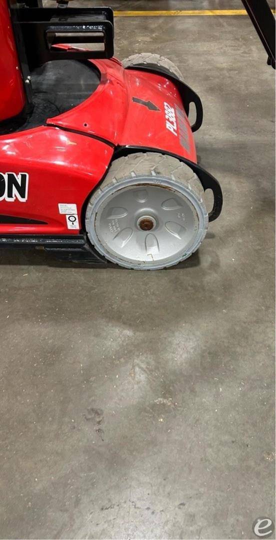2021 Manitou 26VJR