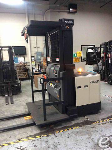 2017 Crown SP3510-30 Electric Order Picker - 123Forklift