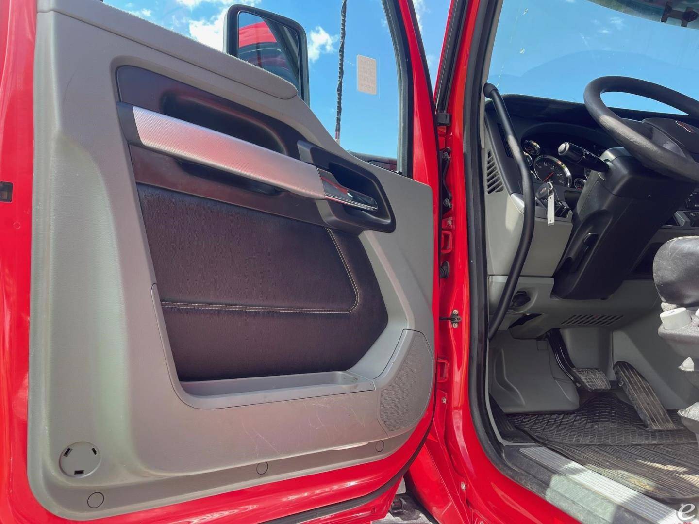 2022 Kenworth T880S