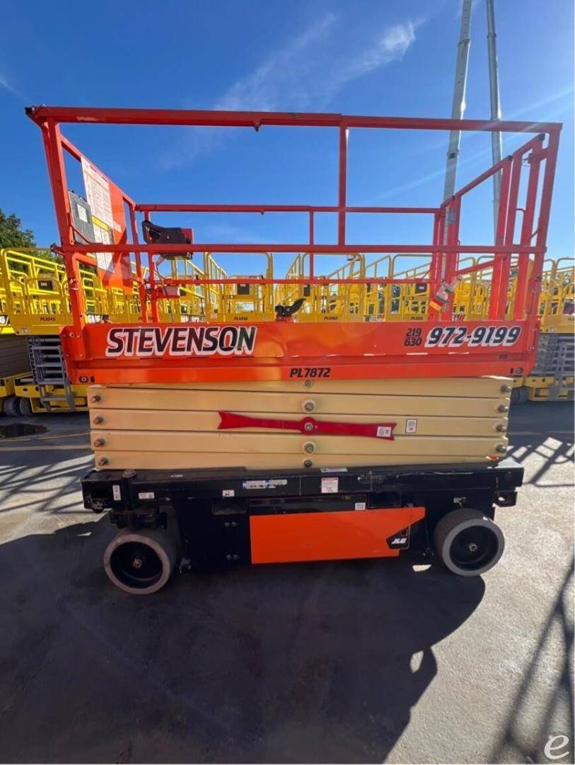 2021 JLG R4045