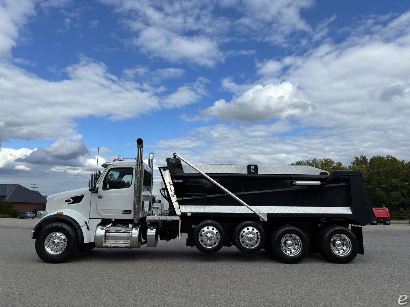 2025 Peterbilt 567