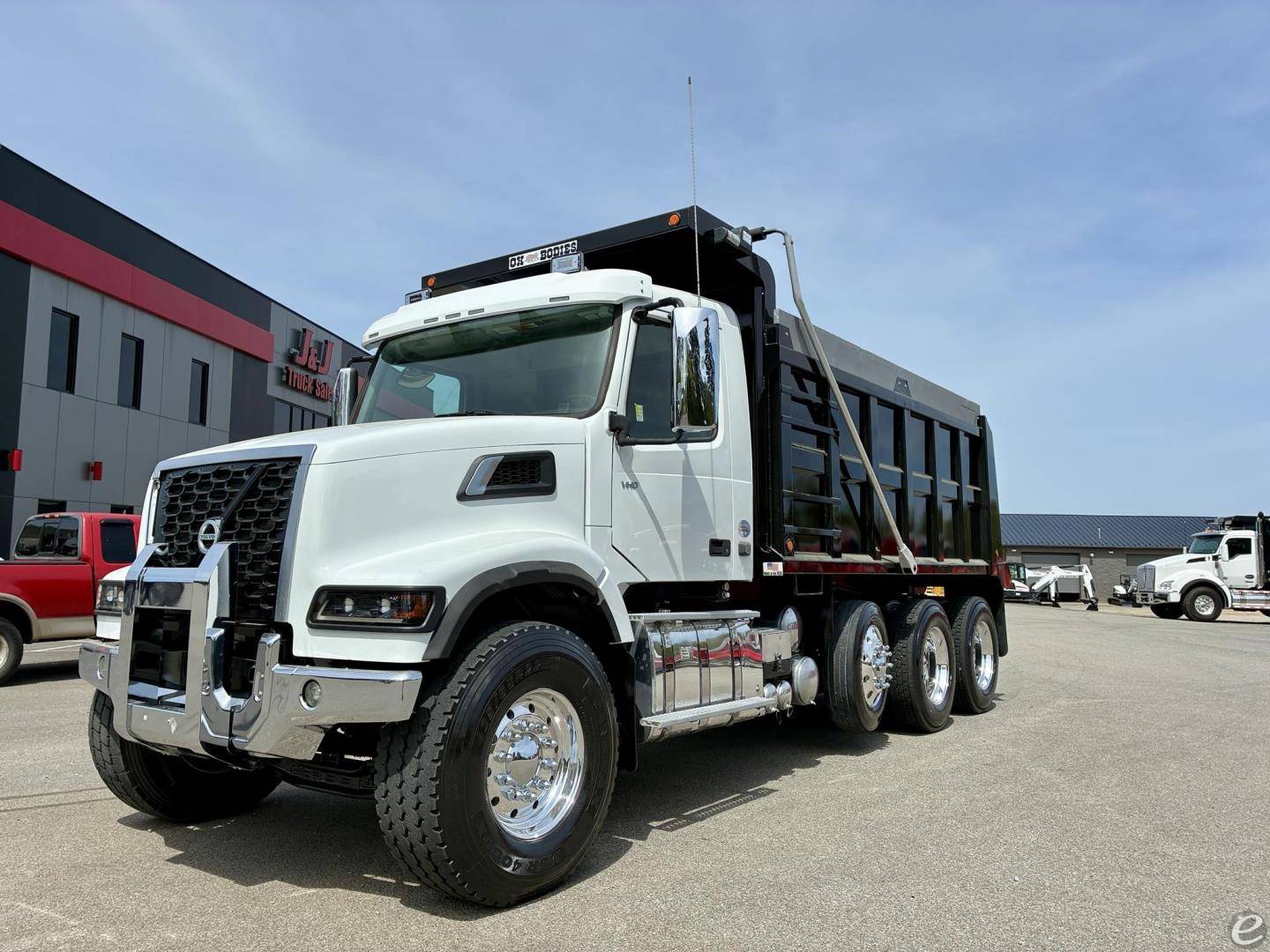 2022 Volvo VHD64F300