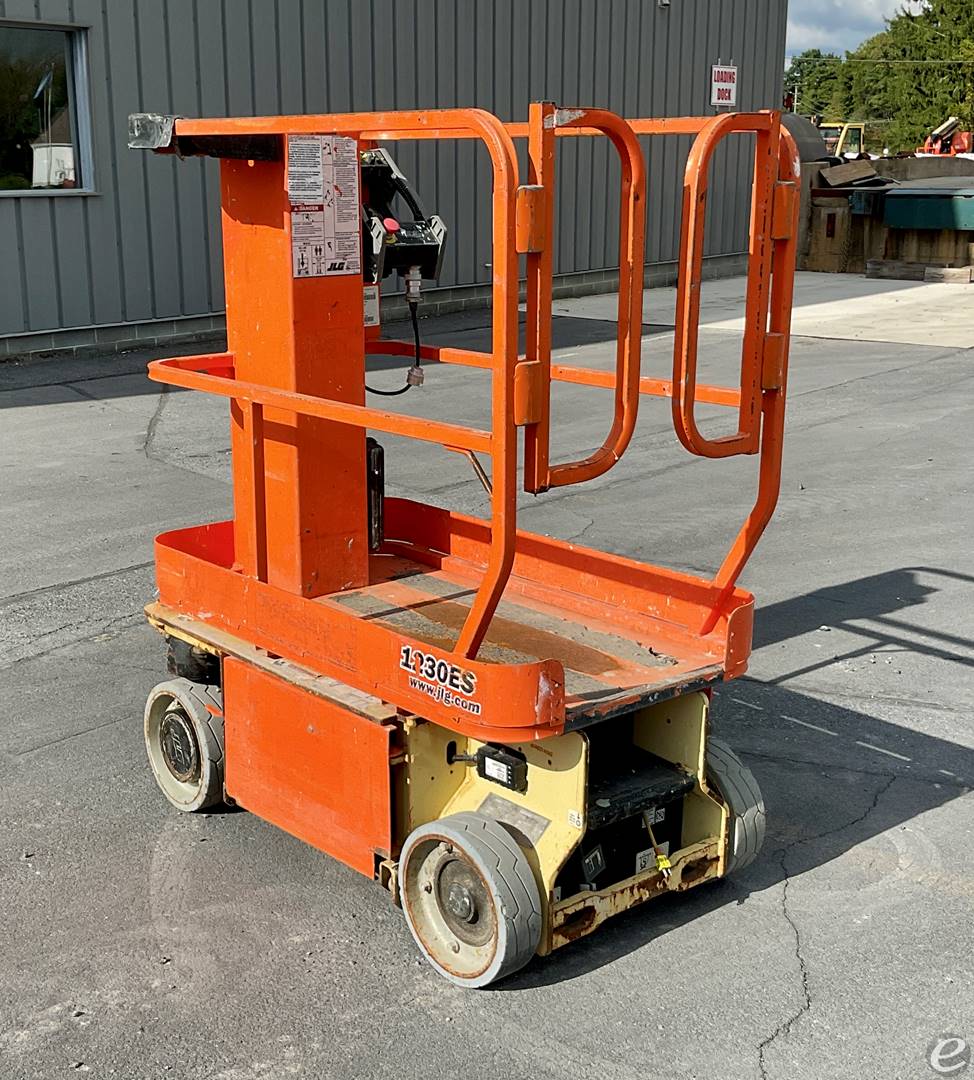 2013 JLG 1230ES