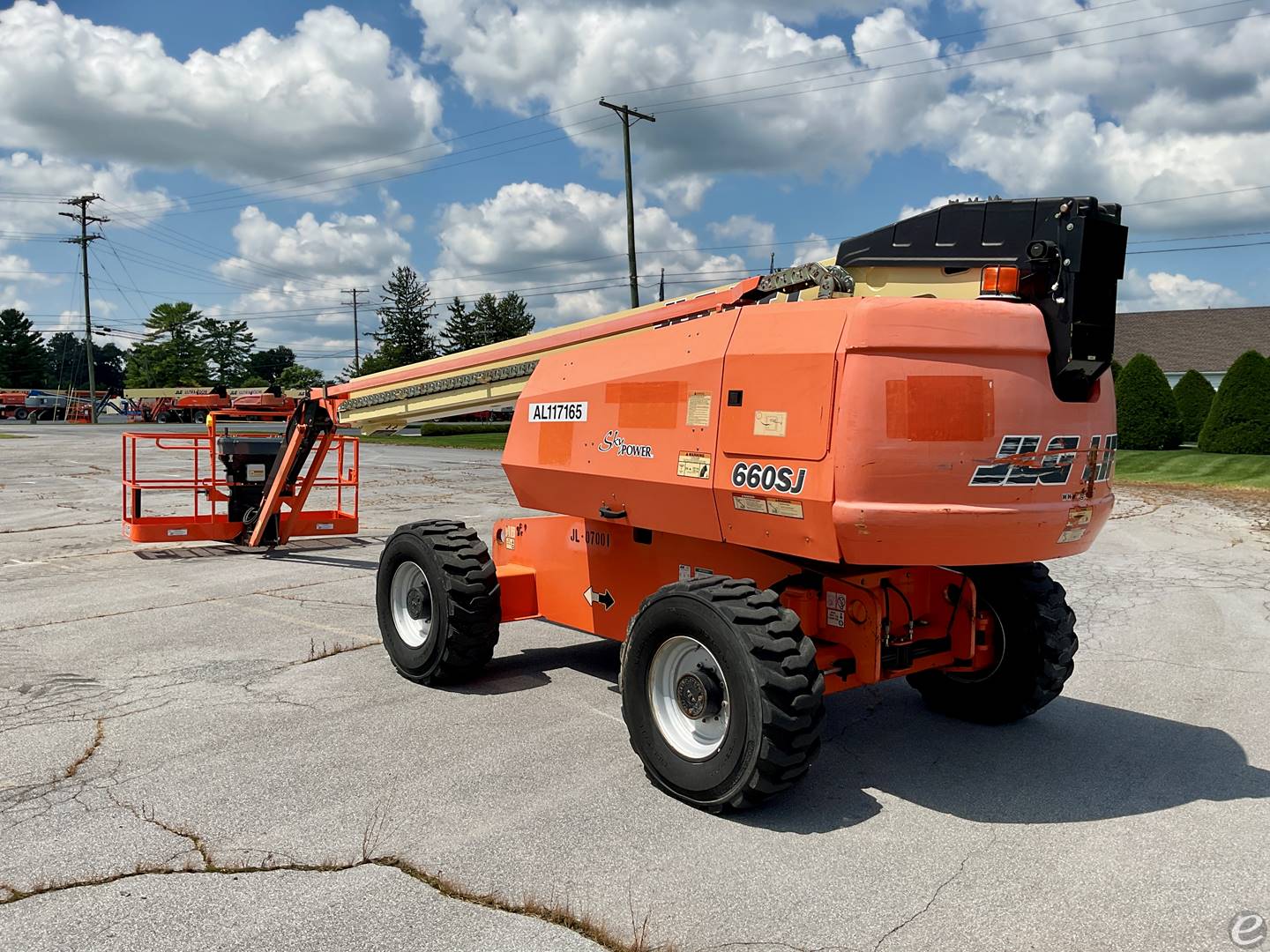 2017 JLG 660SJ