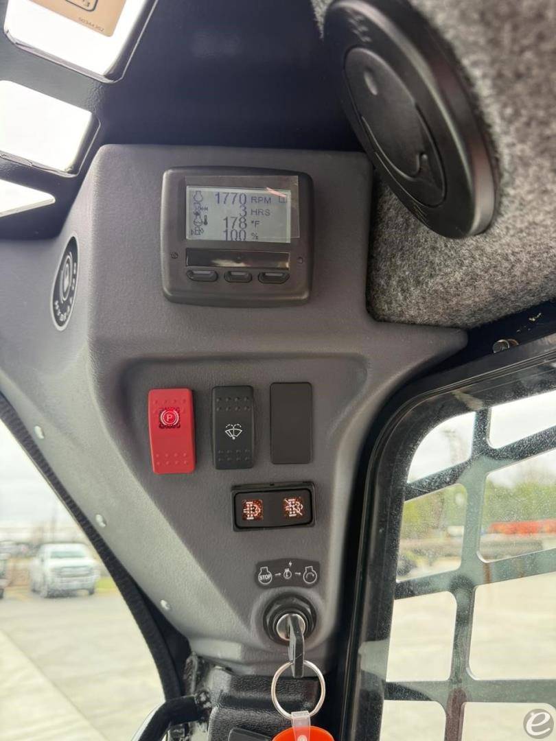 2025 Manitou 3300V