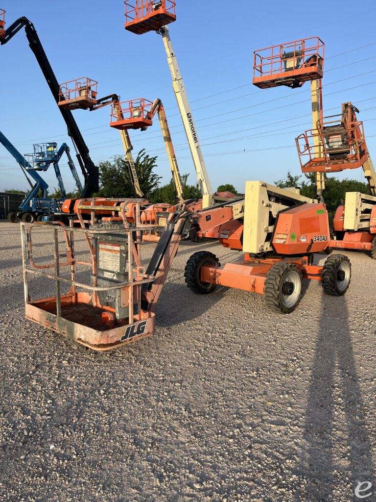 2018 JLG 340AJ
