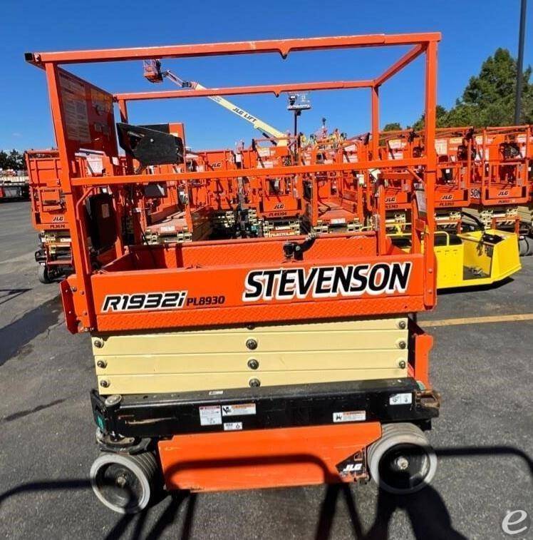 2021 JLG R1932i