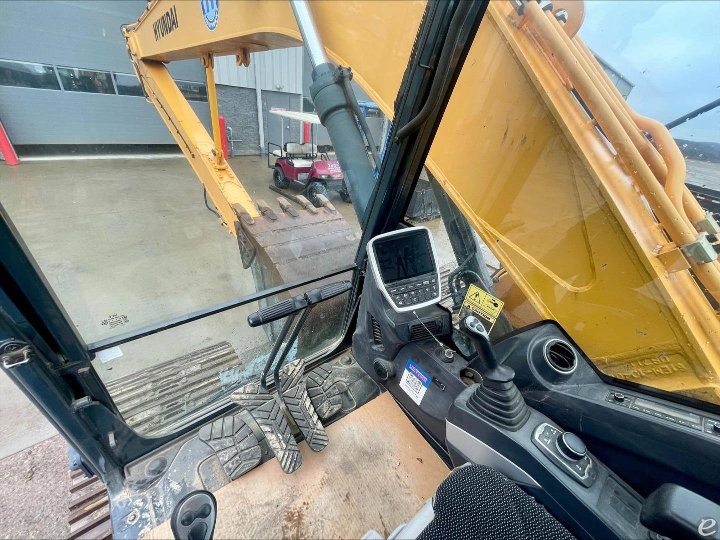 2018 Hyundai HX220 LR