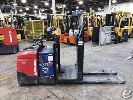 2020 Raymond 8720